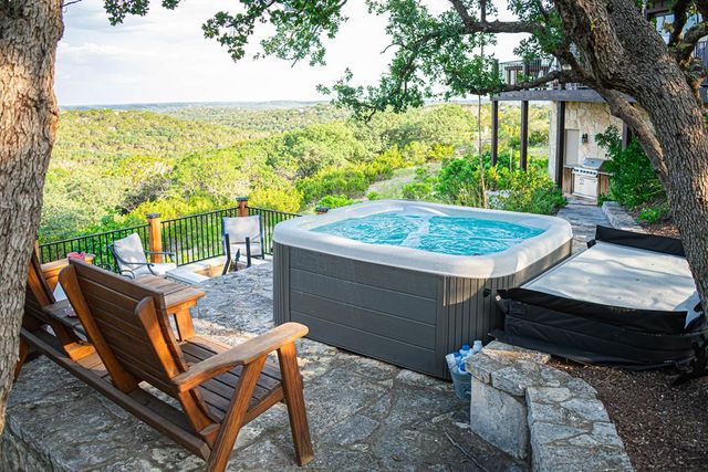 320 Overland Trail, Hunt, TX 78024