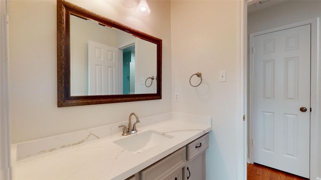 15734 Lakedale Drive, Houston, TX 77095