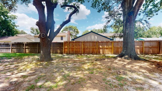 15734 Lakedale Drive, Houston, TX 77095
