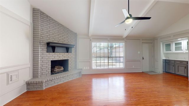 15734 Lakedale Drive, Houston, TX 77095