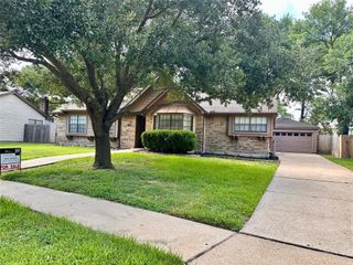 15734 Lakedale Drive, Houston, TX 77095
