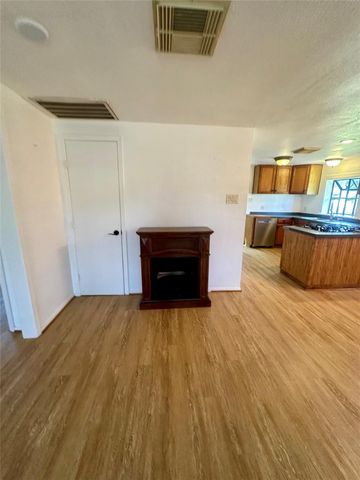 124 7th Street, San Leon, TX 77539