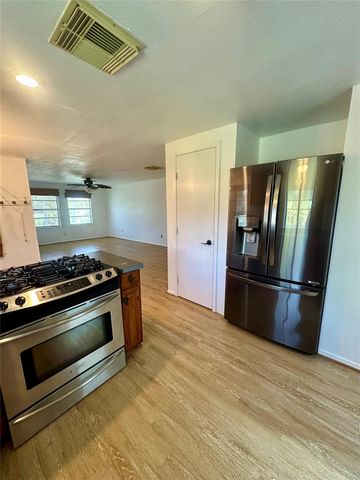 124 7th Street, San Leon, TX 77539