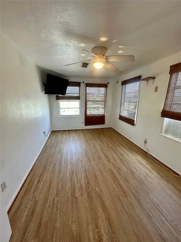 124 7th Street, San Leon, TX 77539