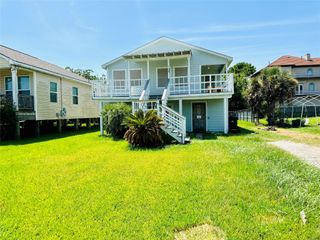 124 7th Street, San Leon, TX 77539