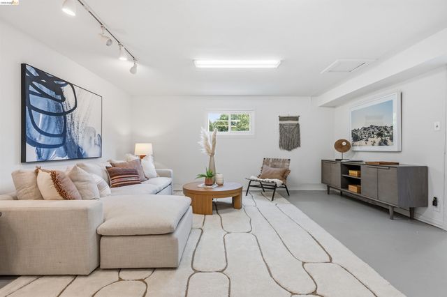 2527 Arlington Blvd, El Cerrito, CA 94530