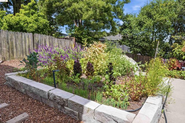 2527 Arlington Blvd, El Cerrito, CA 94530
