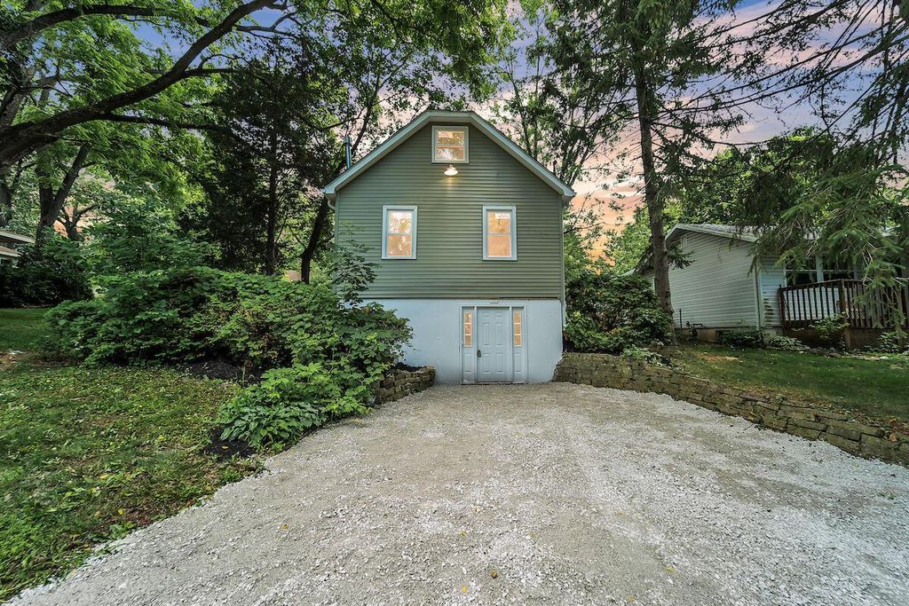 1332 E Lake Shore DRIVE, Twin Lakes, WI 53181