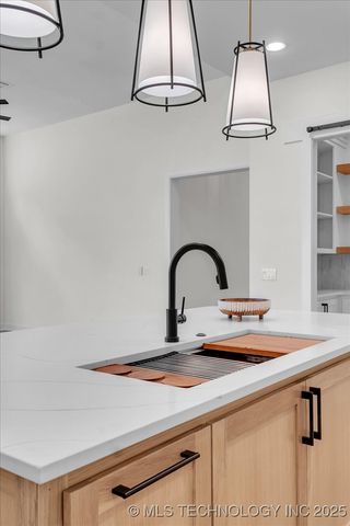 1223 N 71st Place, Broken Arrow, OK 74014