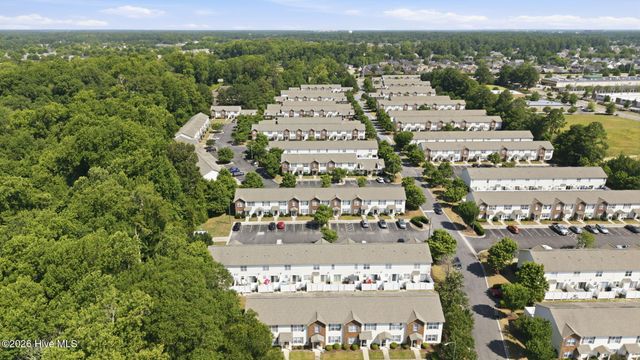 4242 Dudleys Grant Drive E, Winterville, NC 28590