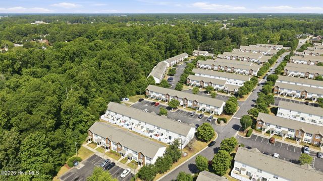 4242 Dudleys Grant Drive E, Winterville, NC 28590
