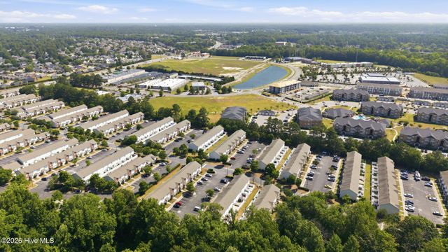 4242 Dudleys Grant Drive E, Winterville, NC 28590