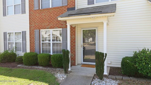 4242 Dudleys Grant Drive E, Winterville, NC 28590