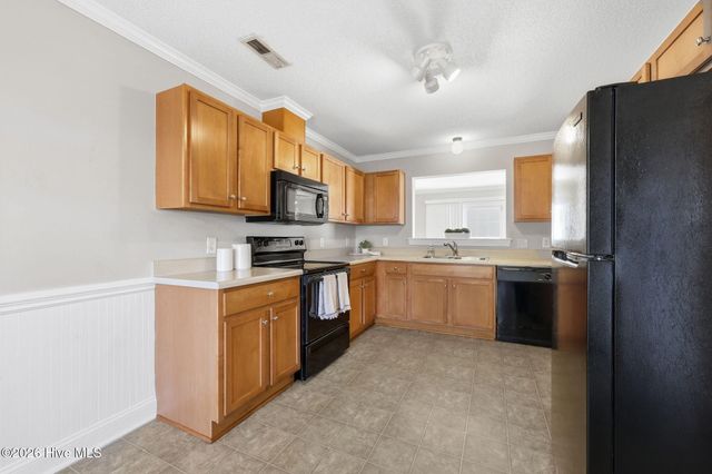 4242 Dudleys Grant Drive E, Winterville, NC 28590