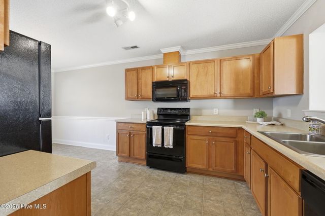 4242 Dudleys Grant Drive E, Winterville, NC 28590