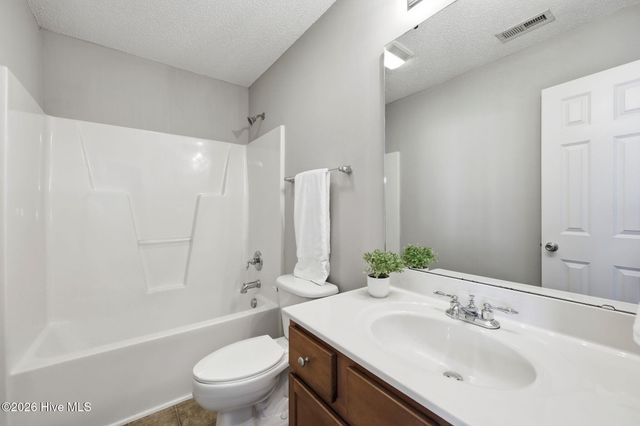4242 Dudleys Grant Drive E, Winterville, NC 28590