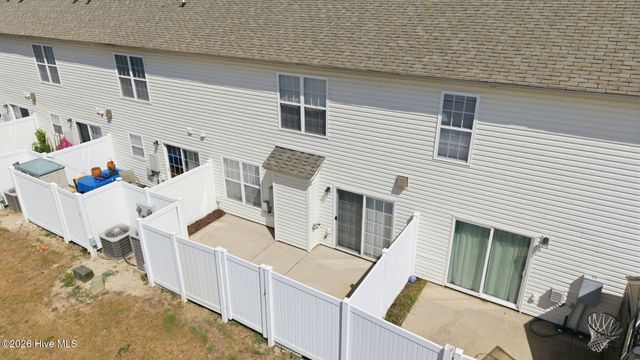 4242 Dudleys Grant Drive E, Winterville, NC 28590