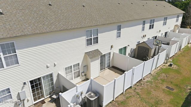 4242 Dudleys Grant Drive E, Winterville, NC 28590