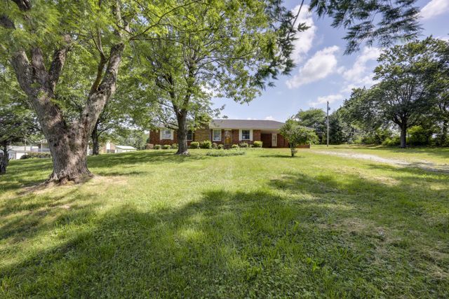 13210 Betts Rd, Greenbrier, TN 37073