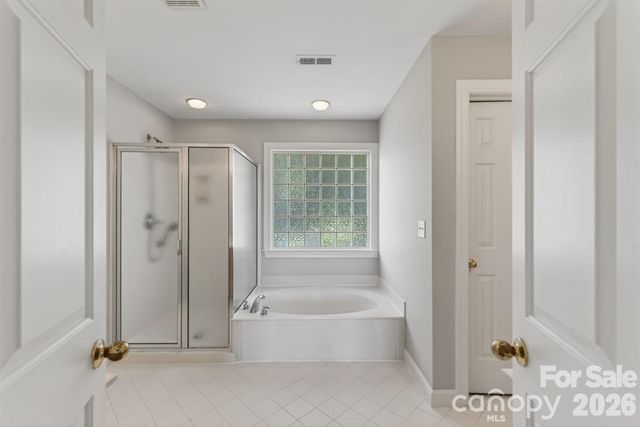 11005 Chilcomb Court, Charlotte, NC 28262