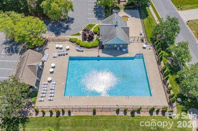 11005 Chilcomb Court, Charlotte, NC 28262