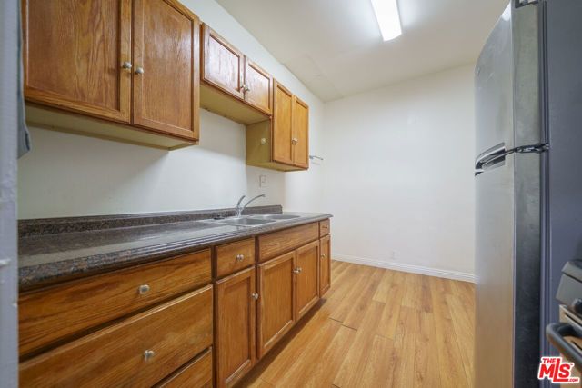 2740 James M Wood Boulevard, Los Angeles, CA 90006