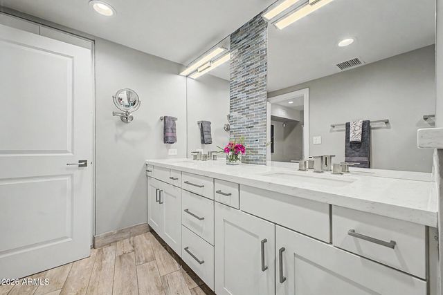 7209 E MCDONALD Drive 12, Scottsdale, AZ 85250
