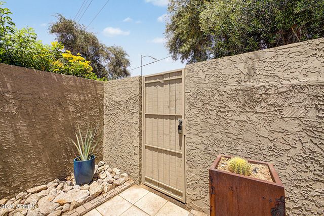 7209 E MCDONALD Drive 12, Scottsdale, AZ 85250
