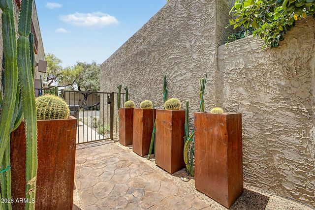 7209 E MCDONALD Drive 12, Scottsdale, AZ 85250