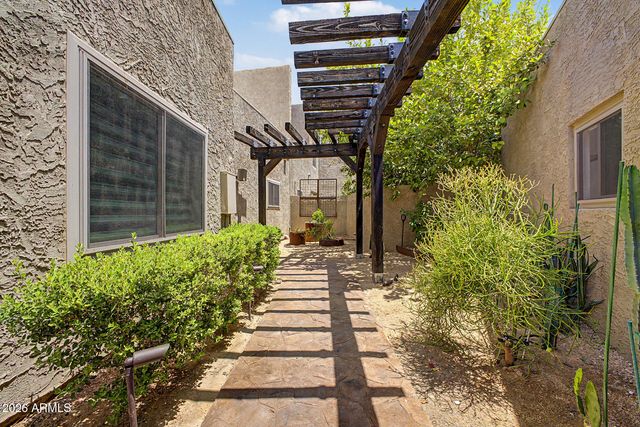 7209 E MCDONALD Drive 12, Scottsdale, AZ 85250