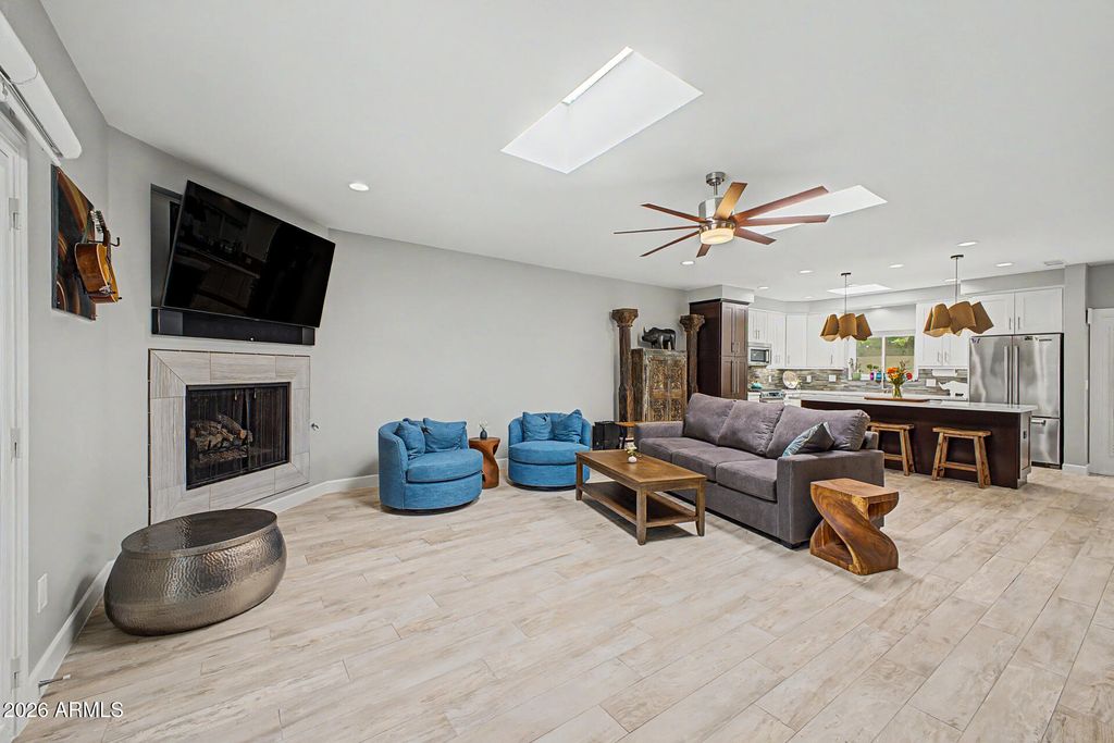 Image 11 of property listing at 7209 E MCDONALD Drive 12, Scottsdale, AZ 85250