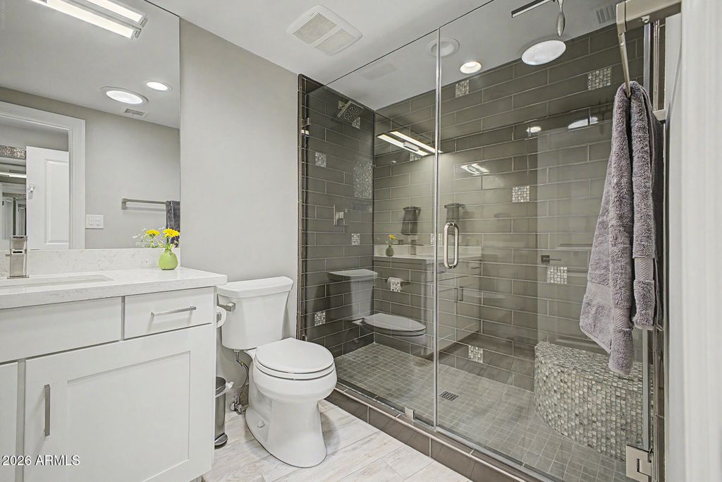 Image 20 of property listing at 7209 E MCDONALD Drive 12, Scottsdale, AZ 85250