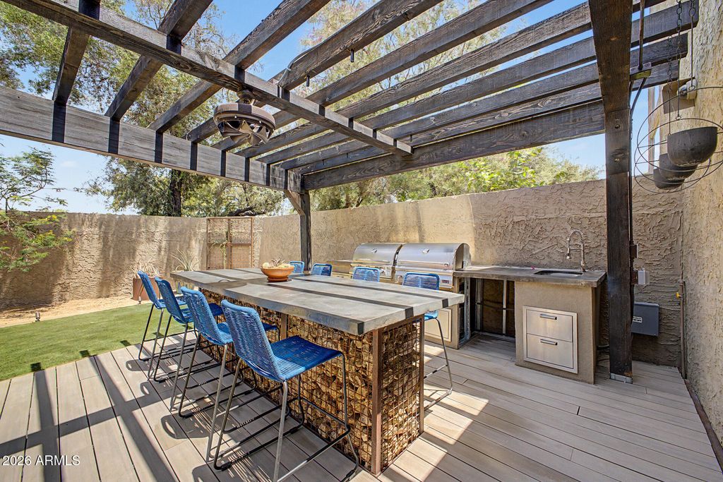 Image 26 of property listing at 7209 E MCDONALD Drive 12, Scottsdale, AZ 85250