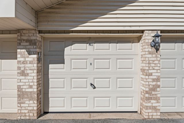 6845 Forestview Drive 2D, Oak Forest, IL 60452