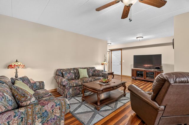 6845 Forestview Drive 2D, Oak Forest, IL 60452