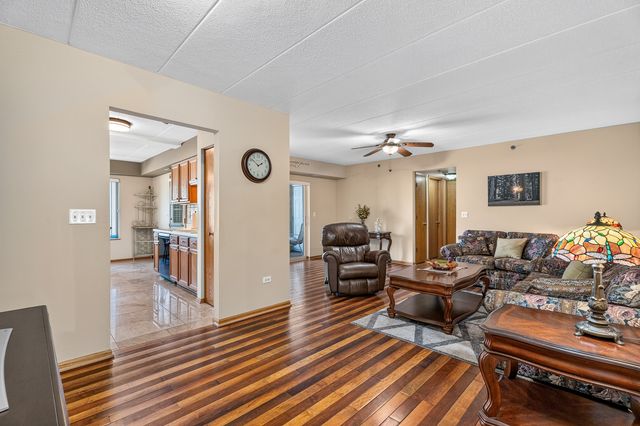 6845 Forestview Drive 2D, Oak Forest, IL 60452