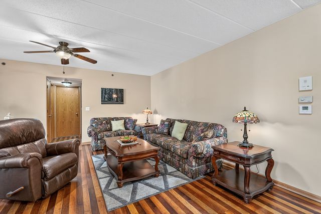 6845 Forestview Drive 2D, Oak Forest, IL 60452