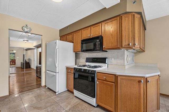 6845 Forestview Drive 2D, Oak Forest, IL 60452