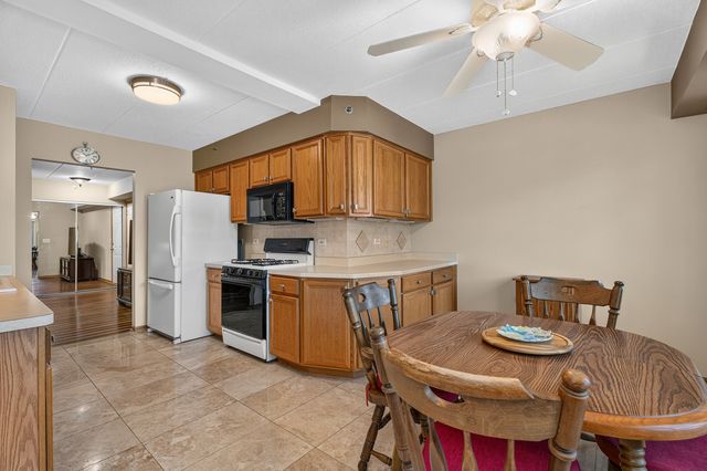 6845 Forestview Drive 2D, Oak Forest, IL 60452