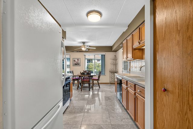 6845 Forestview Drive 2D, Oak Forest, IL 60452