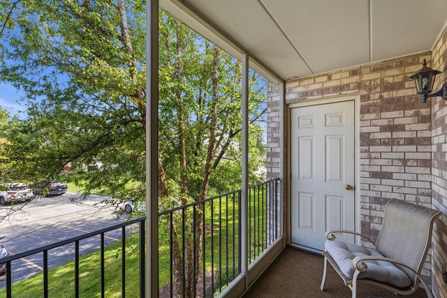 6845 Forestview Drive 2D, Oak Forest, IL 60452