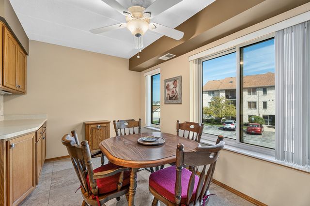 6845 Forestview Drive 2D, Oak Forest, IL 60452