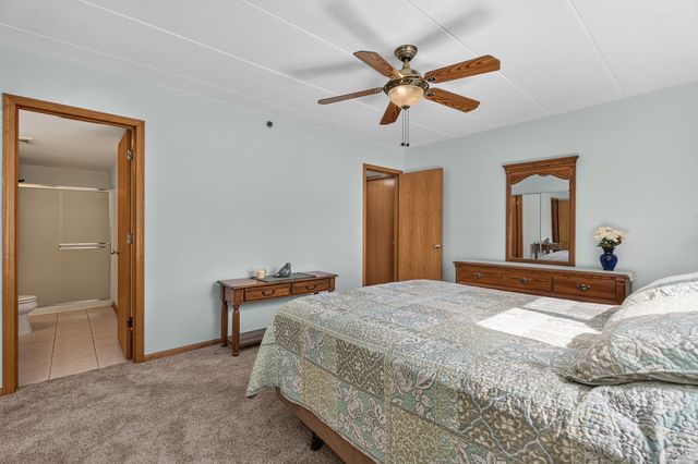 6845 Forestview Drive 2D, Oak Forest, IL 60452