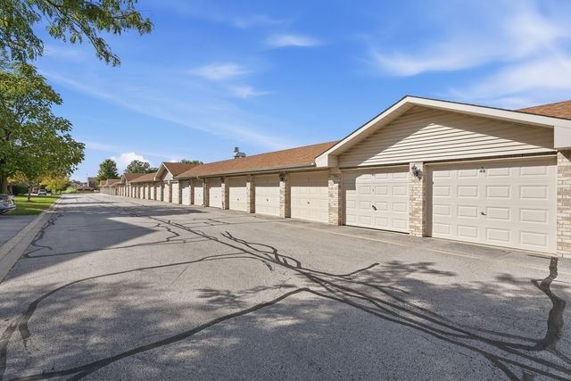 6845 Forestview Drive 2D, Oak Forest, IL 60452