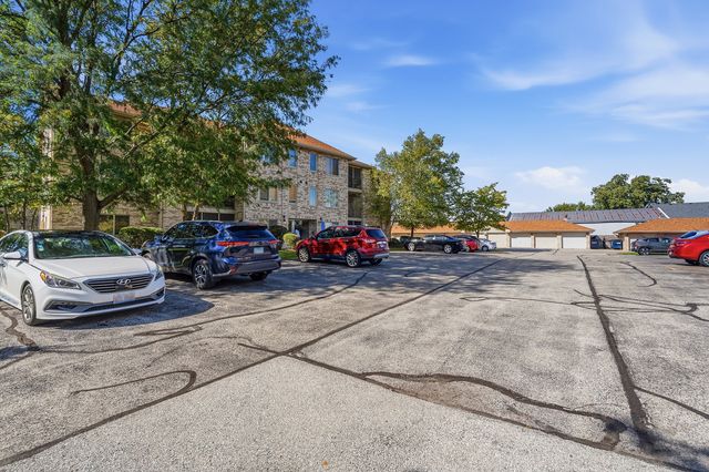 6845 Forestview Drive 2D, Oak Forest, IL 60452