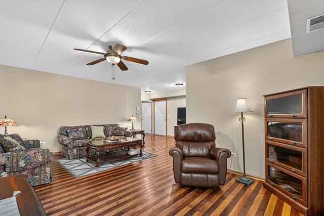6845 Forestview Drive 2D, Oak Forest, IL 60452