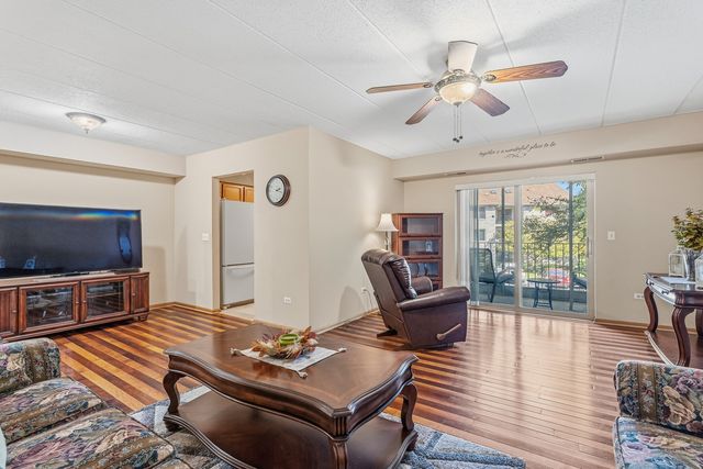 6845 Forestview Drive 2D, Oak Forest, IL 60452
