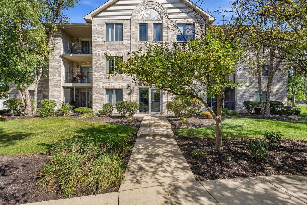 6845 Forestview Drive 2D, Oak Forest, IL 60452