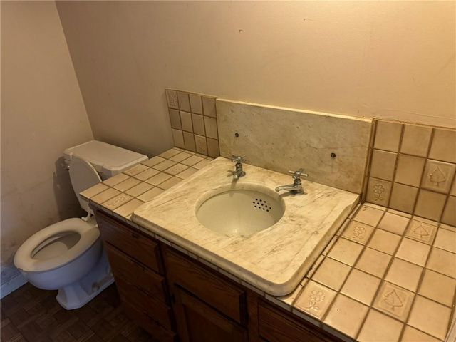 6954 E 47th Terrace, Kansas City, MO 64129