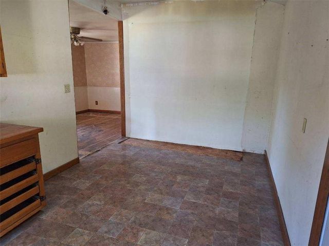 6954 E 47th Terrace, Kansas City, MO 64129